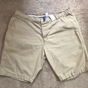 Men' khaki shorts